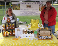 Photo of Janis Wegner and Scott Wegner of Mandt Honey Works LLC
